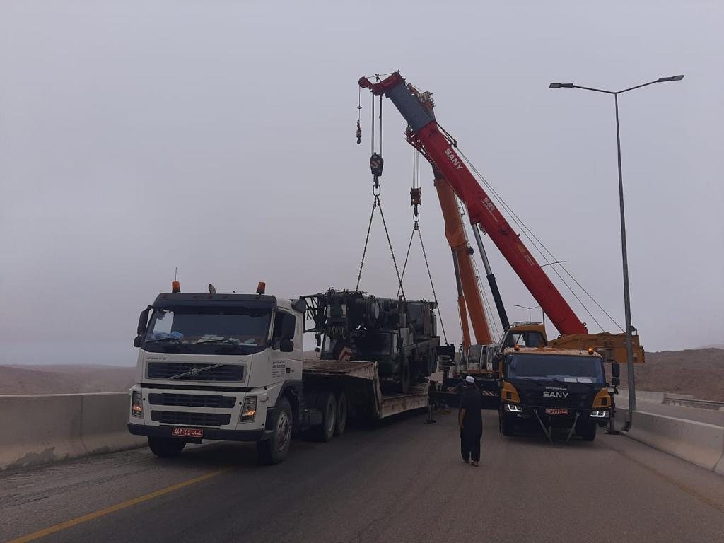 EMMAR mobile crane lifting operation